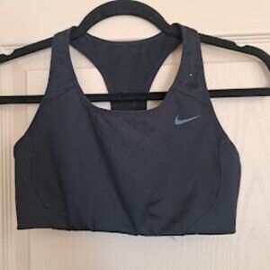 WOMENS SMALL BLACK NIKE SPORTS BRA